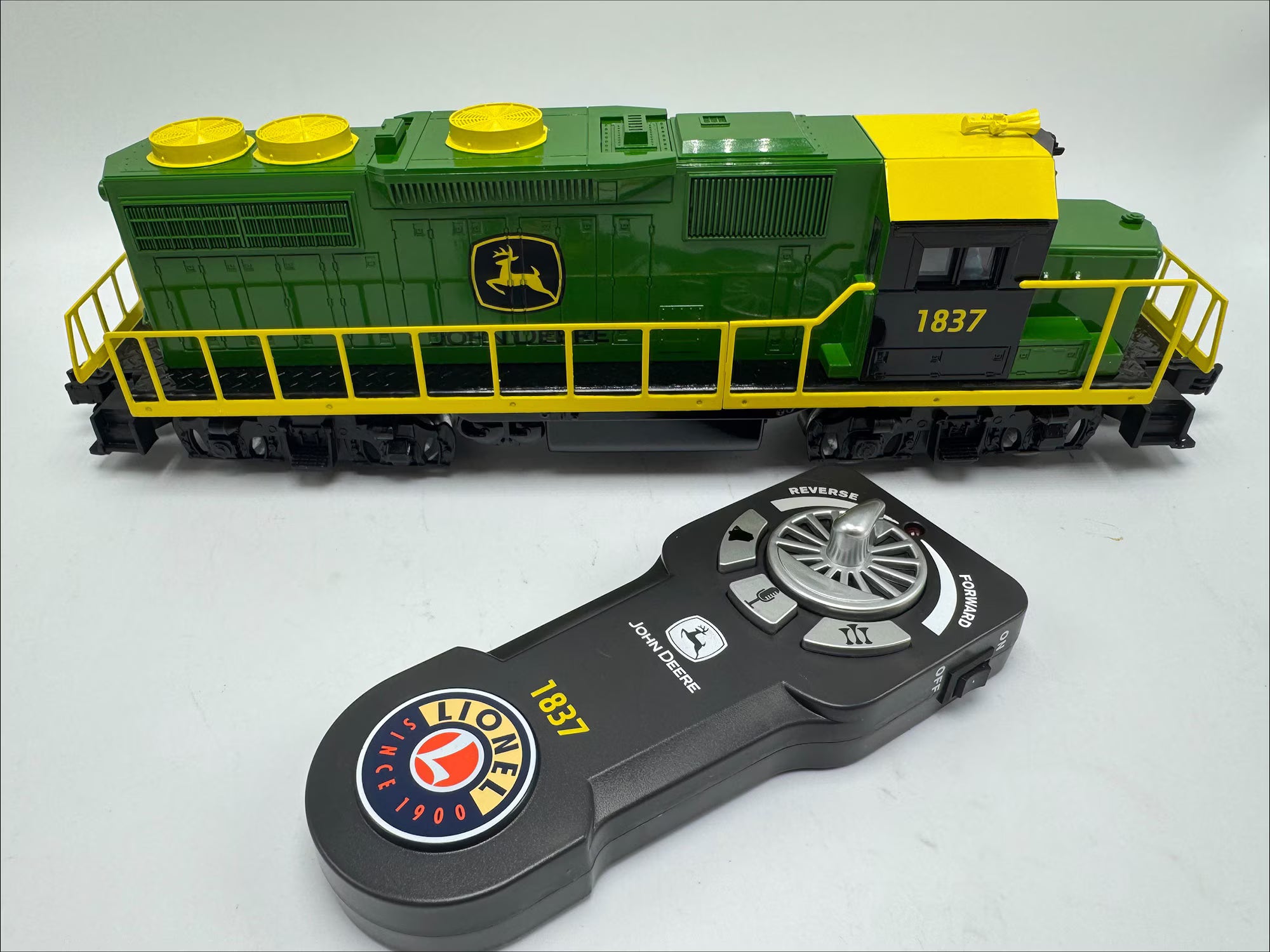 2123040 JOHN DEERE DIESEL FREIGHT TRAIN SET-O