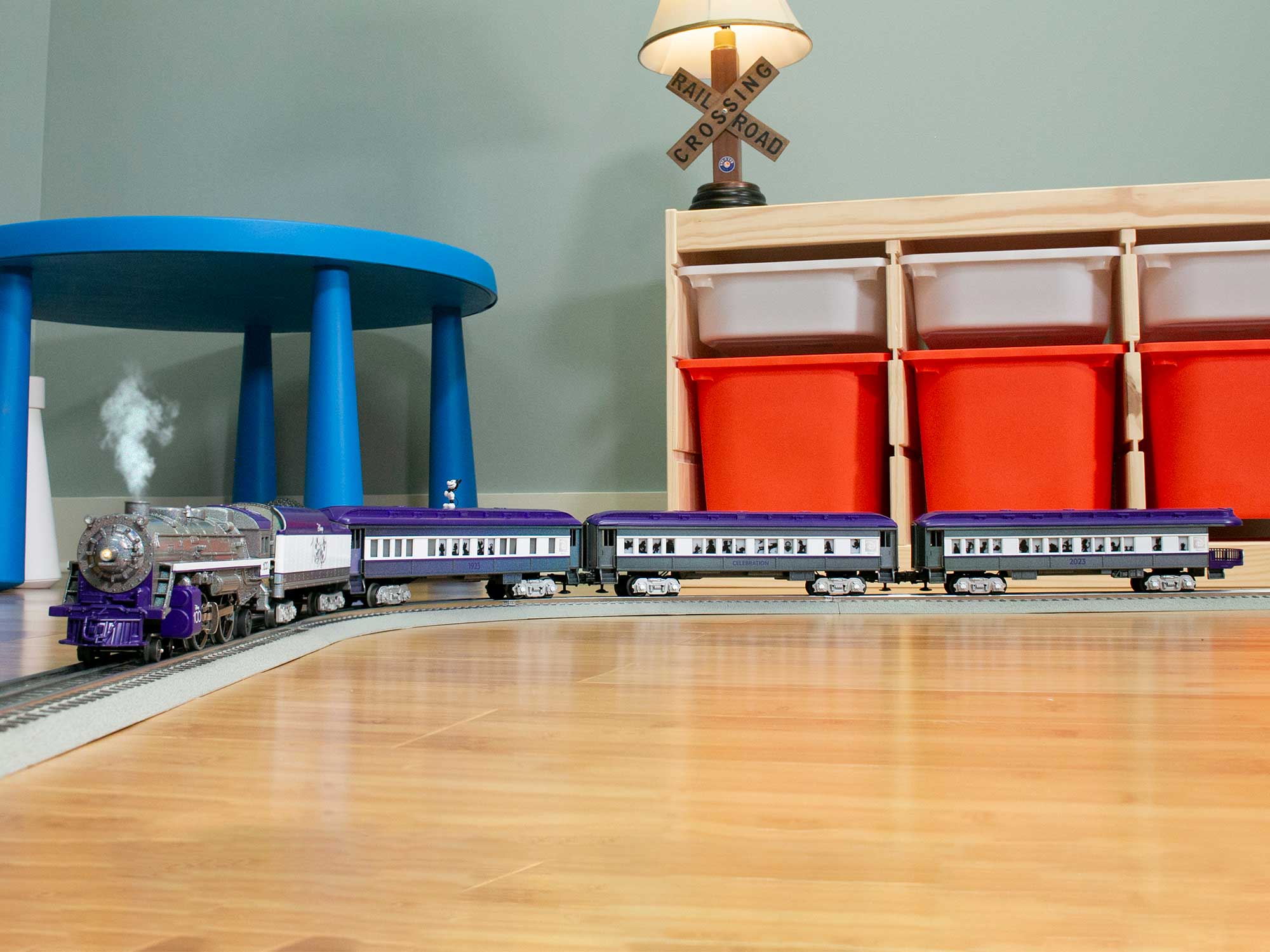 2323040 WALT DISNEY'S MICKEY MOUSE 100TH ANNIVERSARY STEAM PASSENGER TRAIN SET-O