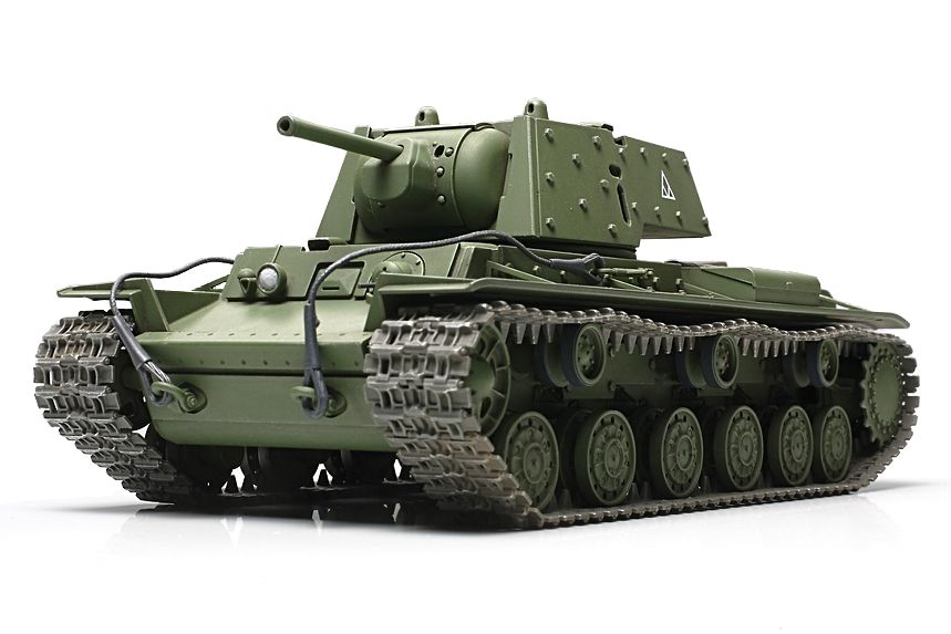 32545 KV-1 RUSSIAN HEAVY TANK-1:48 SCALE