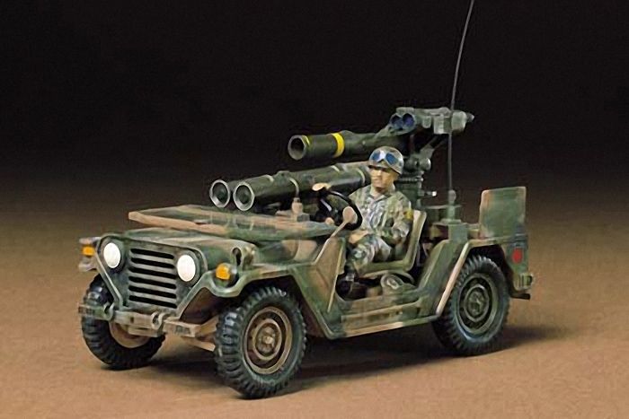35125 M151A2 W/ TOW MISSLE-1:35 SCALE
