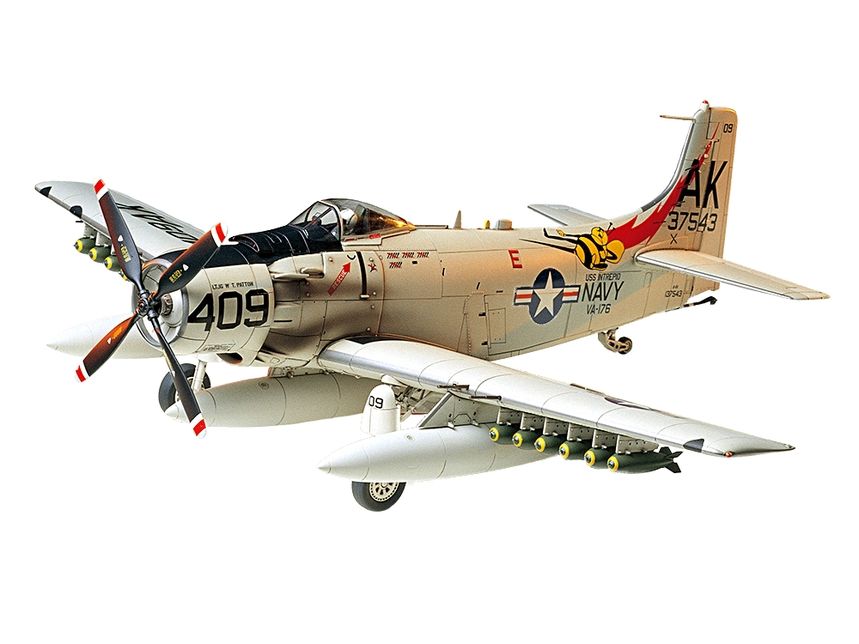 61058 A-1H SKYRAIDER U.S. NAVY-1:48 SCALE