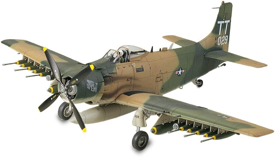 61073 DOUGLAS A-1J SKY RAIDER-1:48 SCALE