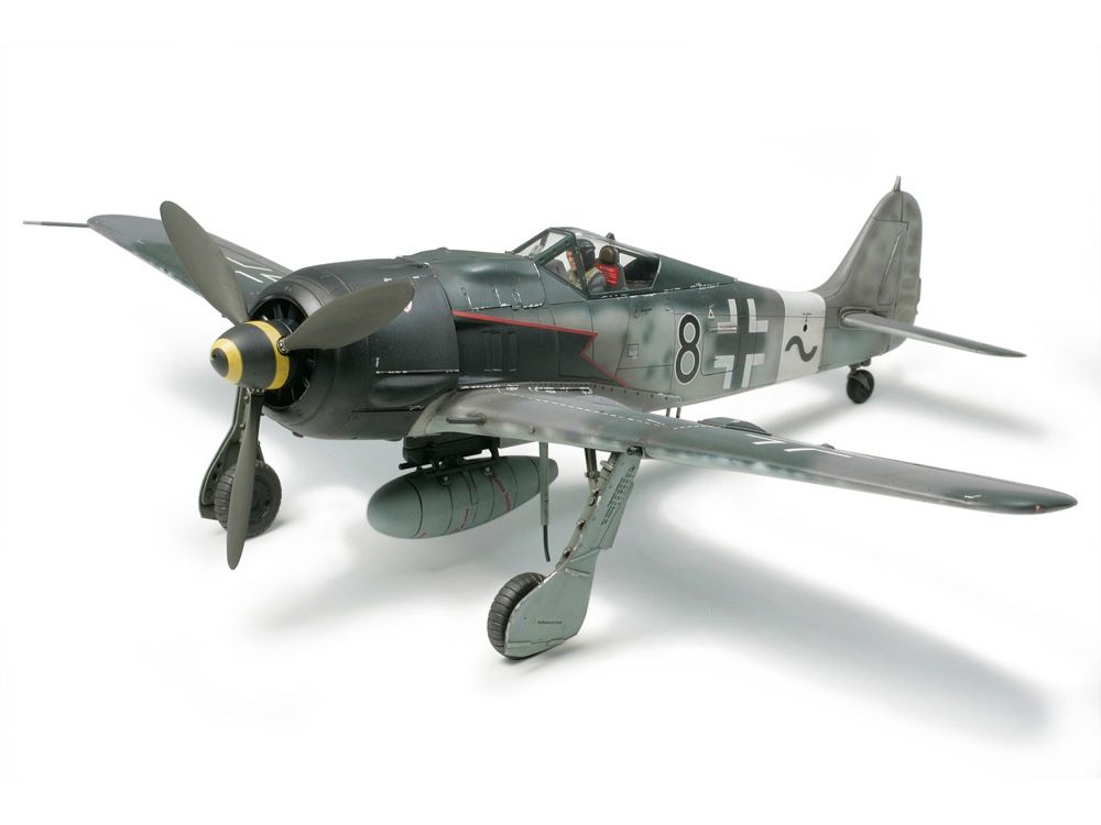61095 FOCKE WULF FW190-1:48 SCALE