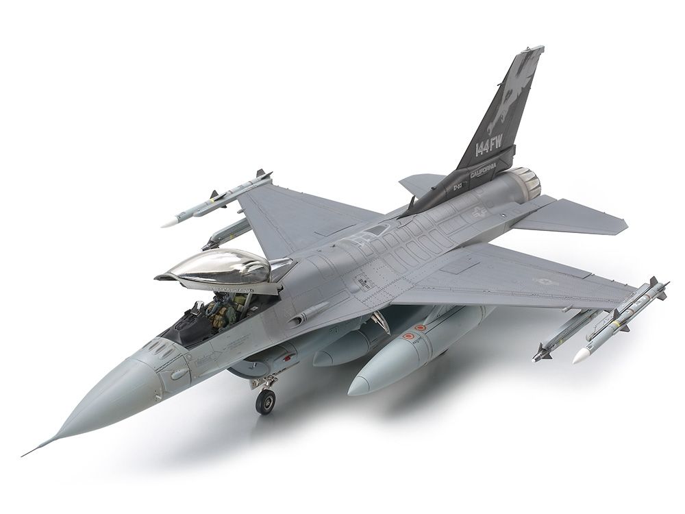 61101 F16C FIGHTING FALCON ANG-1:48 SCALE