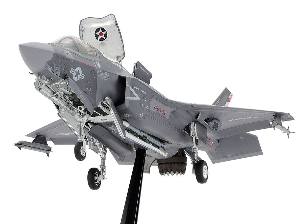 61125 F-35B LIGHTNING II-1:48 SCALE
