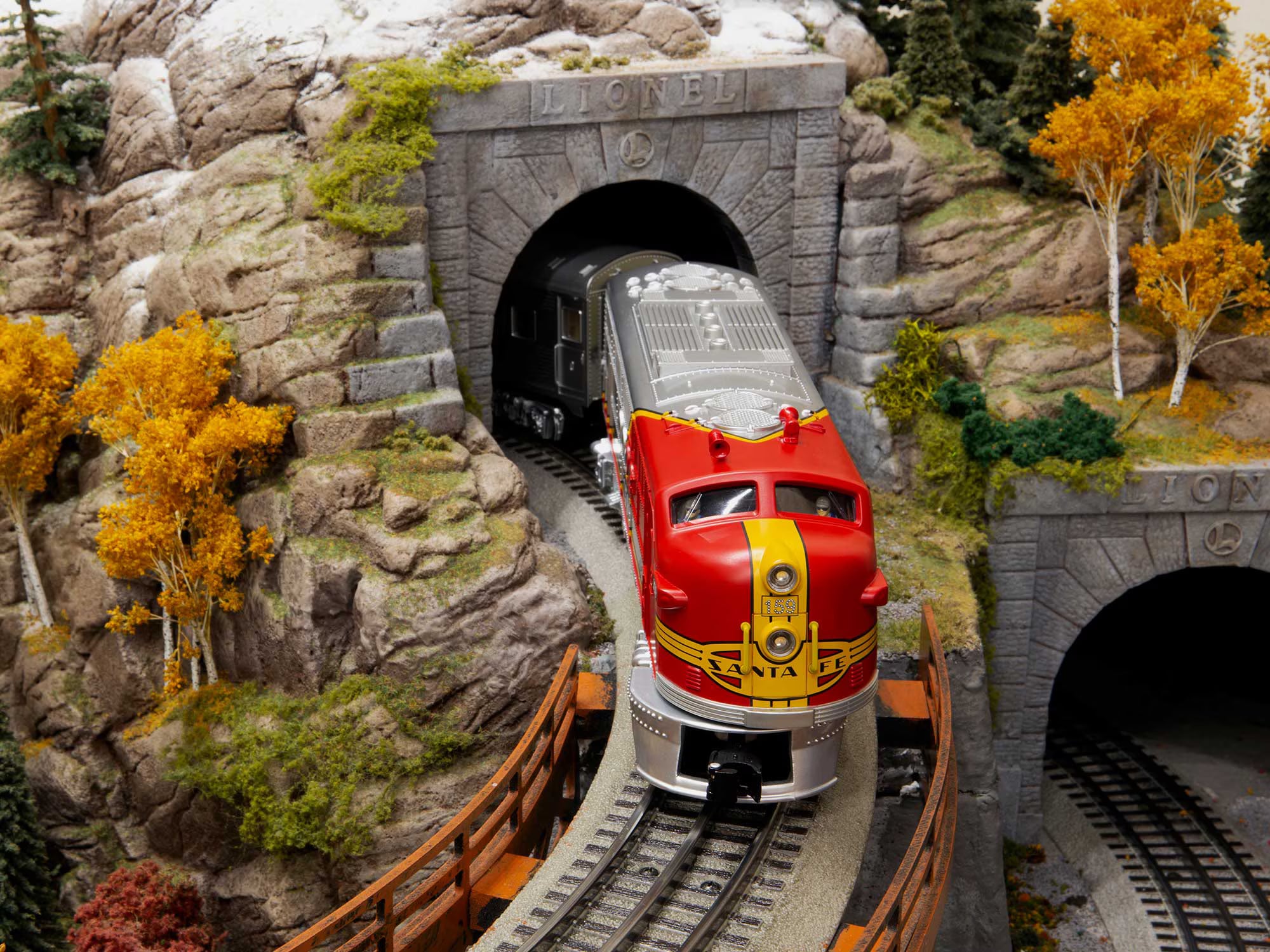 6-84719 SANTA FE SUPER CHIEF DIESEL PASSENGER TRAIN SET-O