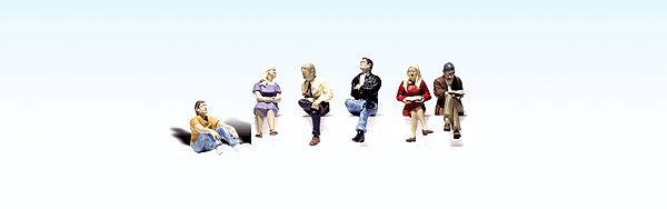 A1829 PEOPLE SITTING-HO