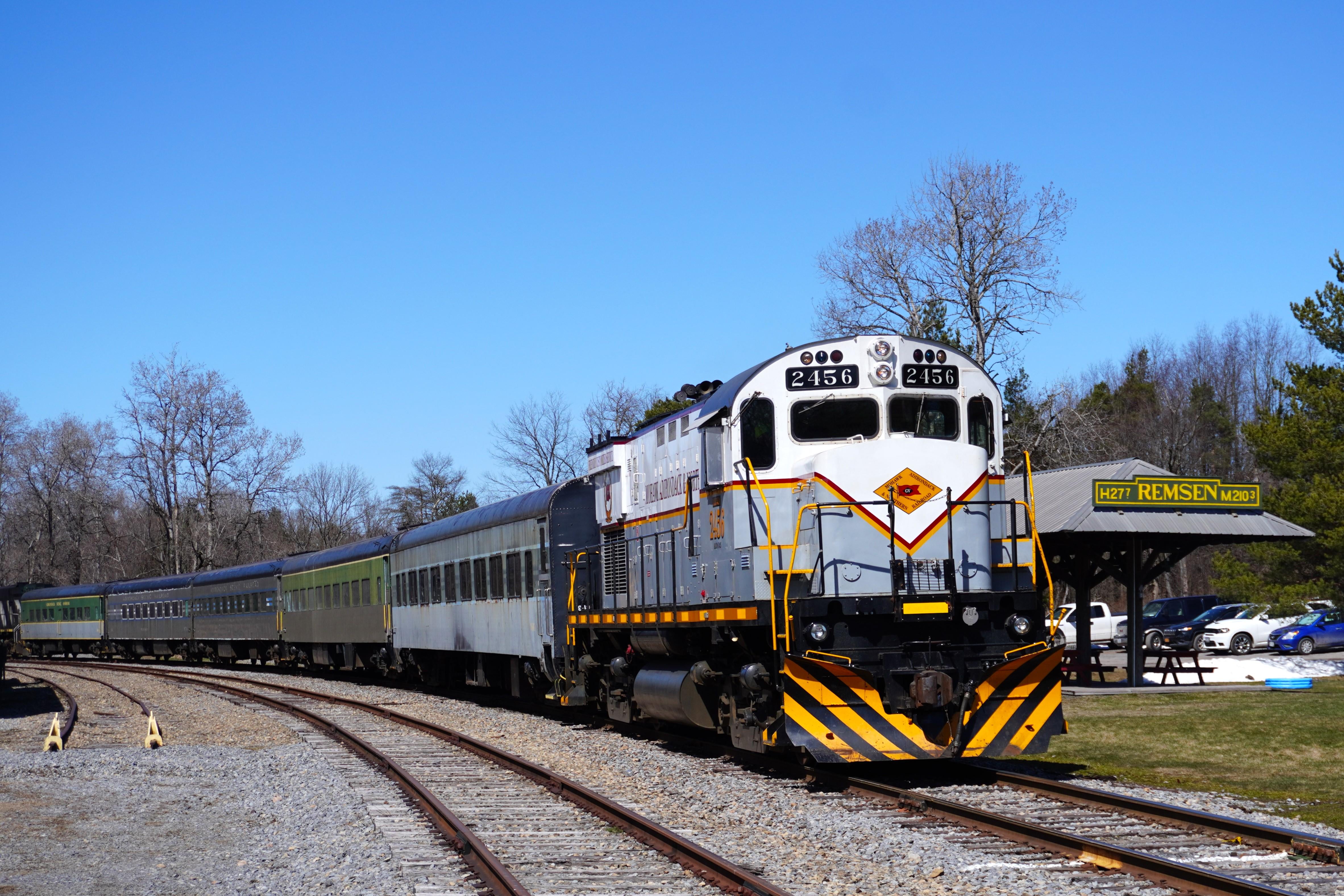 30138583S MOHAWK ADIRONDACK & NORTHERN C425 #2456-O