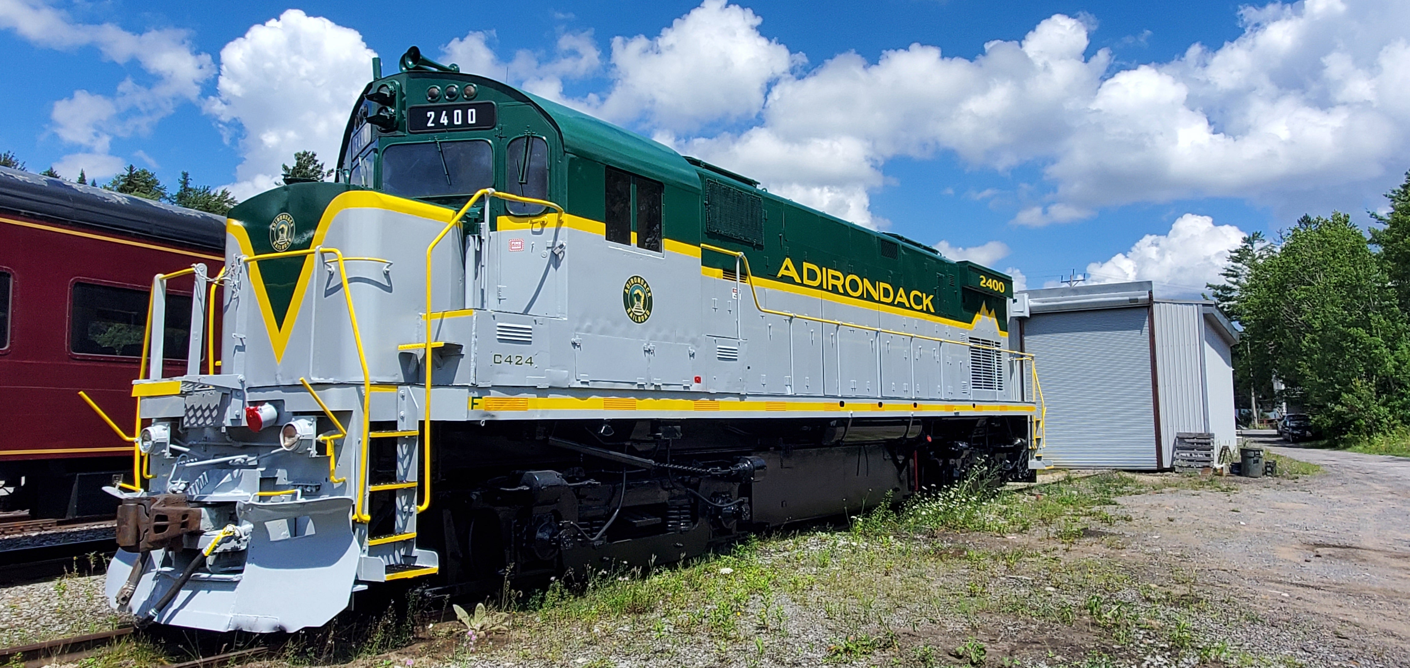 30138584S ADIRONDACK RAILROAD C424 #2400-O