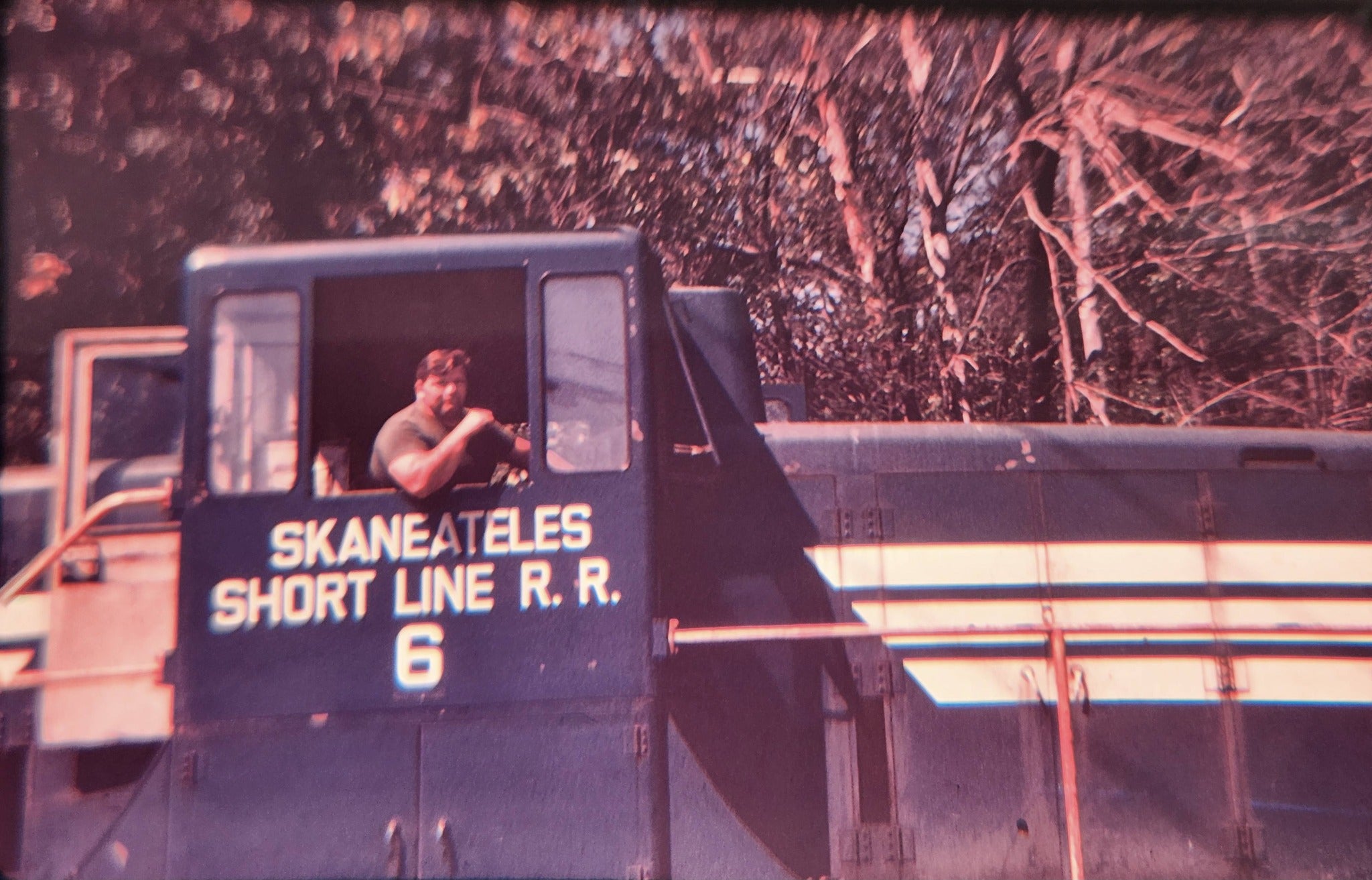 ATLAS MODEL RAILROAD SKANEATELES SHORT LINE GE 44-TON #6-O