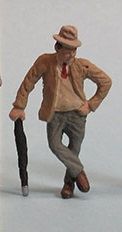 1632 MAN WITH UMBRELLA-O