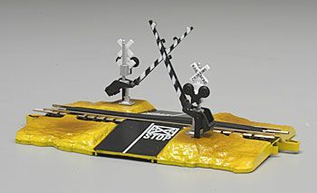 44879 EZ-TRACK GRADE CROSSING WITH OPERATING GATES-N