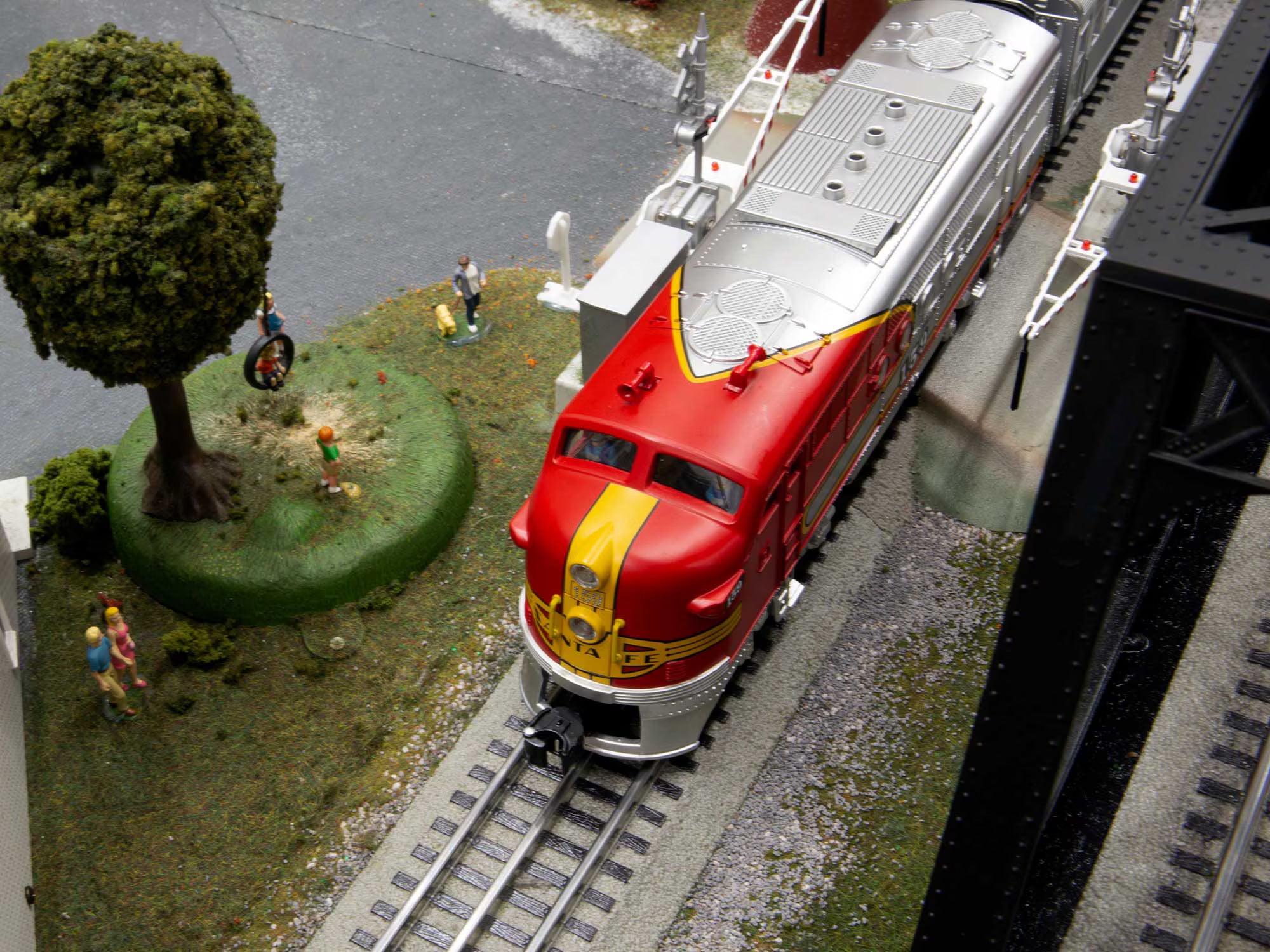 6-84719 SANTA FE SUPER CHIEF DIESEL PASSENGER TRAIN SET-O