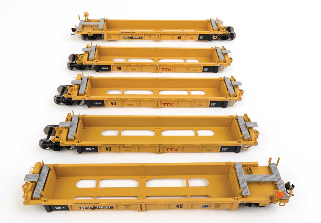 910-55670 TTX DTTX THRALL 5-UNIT 40' WELL CAR SET #748257-HO