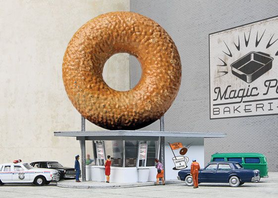 933-3835 HOLE-IN-ONE DONUT SHOP-N