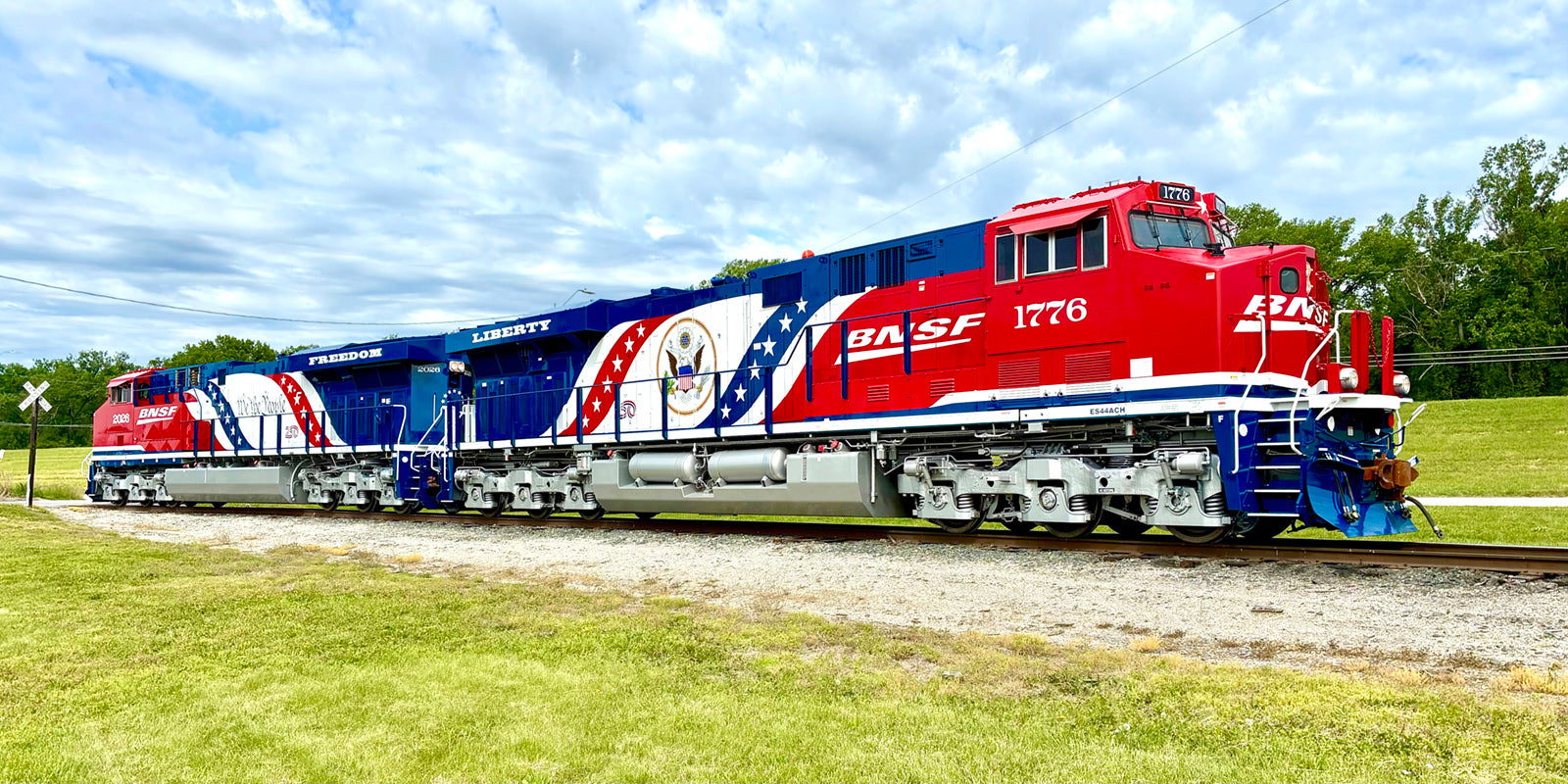 20-22198-1 BNSF #2026 ES44AC DIESEL LOCOMOTIVE-O