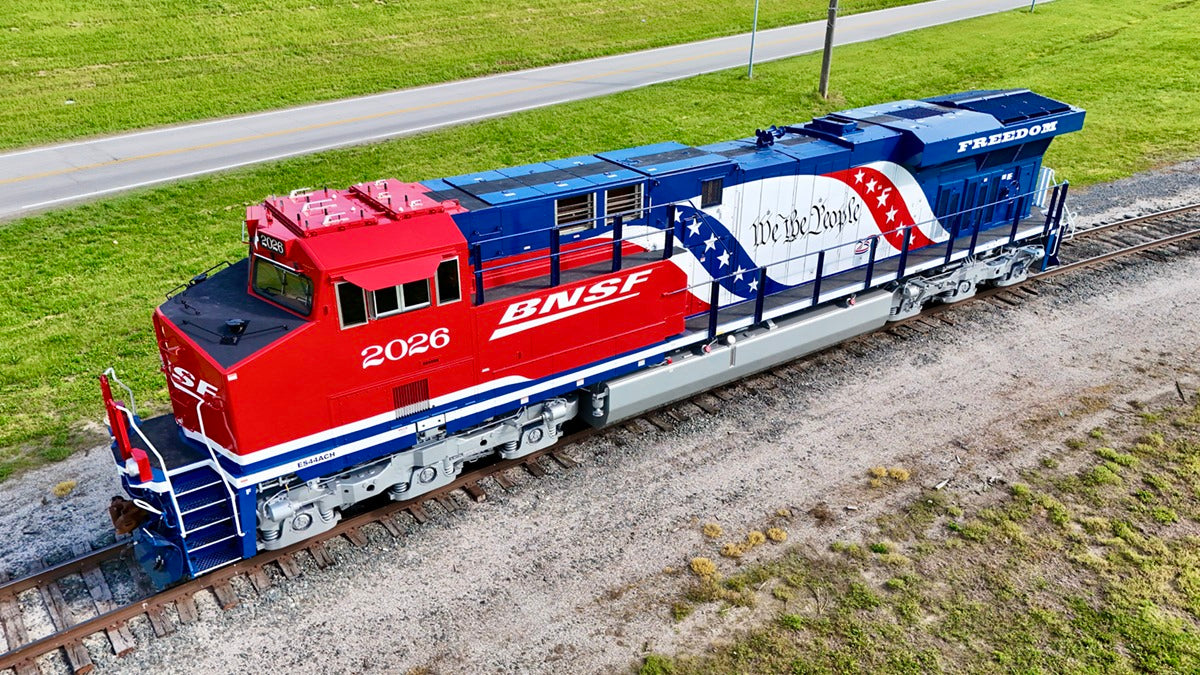 20-22198-1 BNSF #2026 ES44AC DIESEL LOCOMOTIVE-O