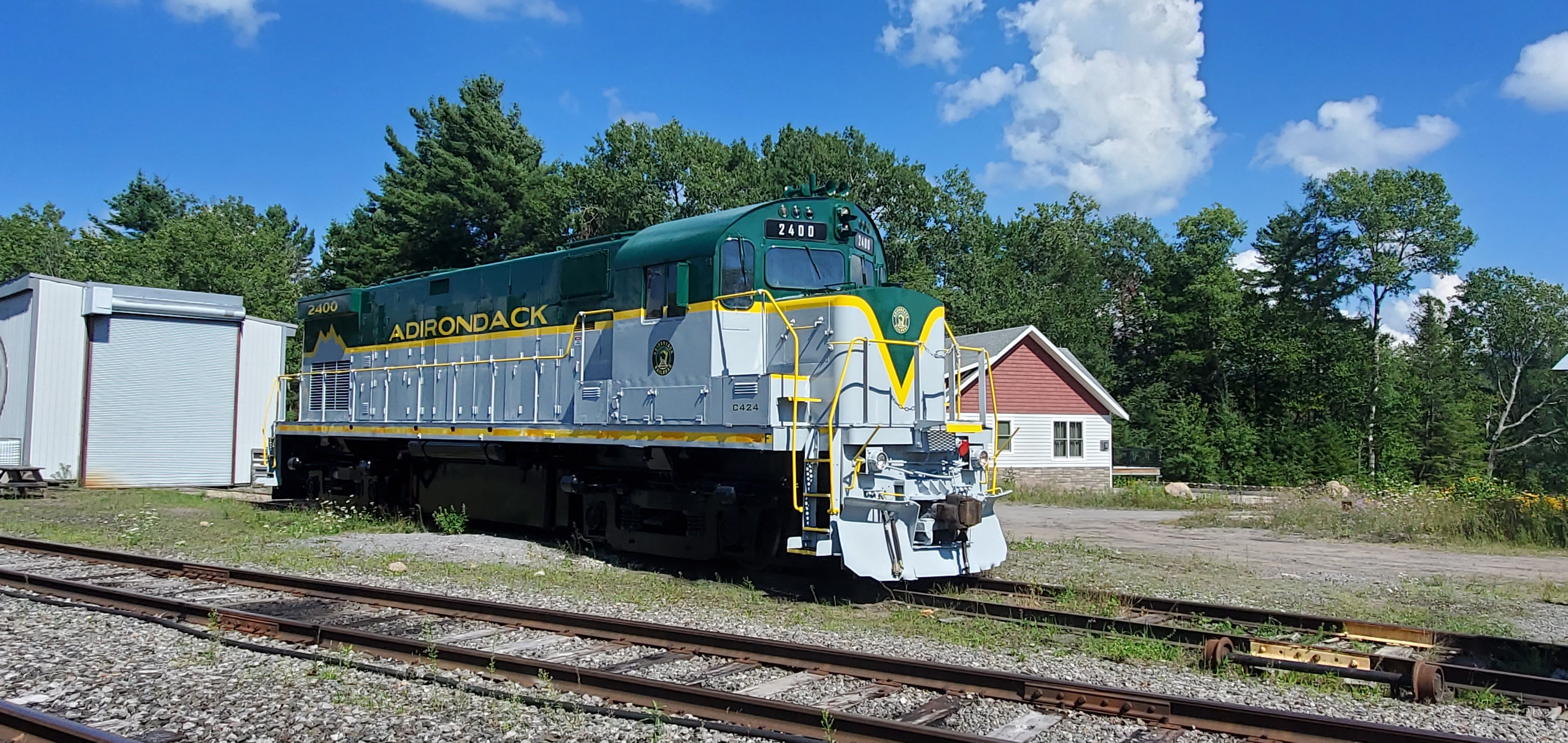 30138588S ADIRONDACK RAILROAD C424 #2400 2-RAIL-O